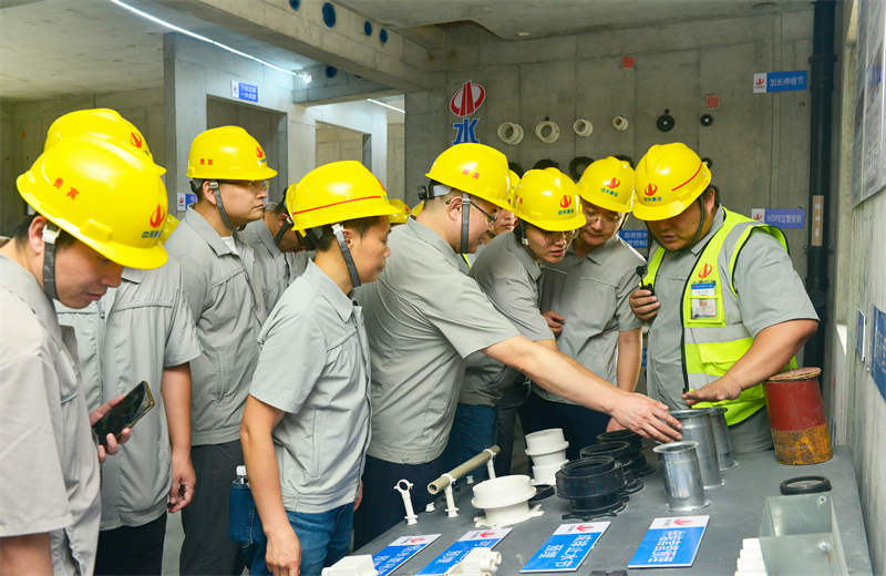 为进一步推进优质客户高效履约，提升交付品质、达成客户满意，2025年6月25日，JJB电竞建设集团在上海组织召开2025年越秀地产、华润置业客户履约推进会。